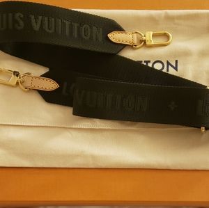 ❤Brand New Multi Pochette Khaki Strap❤